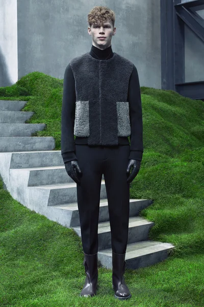 Look 16